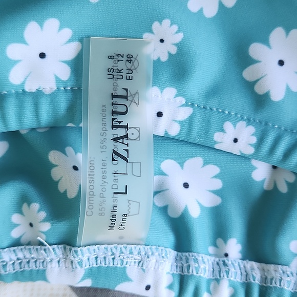 Bikini - Picture 3 of 3